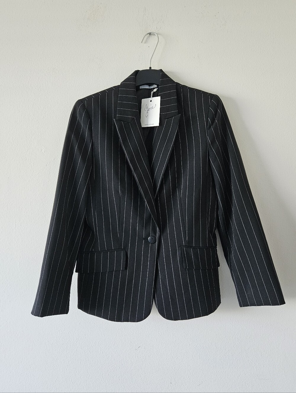 women black striped fitted blazer Single-Button size 6 (us)